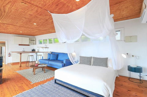 Sail On In Boatshed - Accommodation Daintree 3