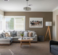 Sampson St Large Stylish CBD Home Sleeps 11 - Accommodation Daintree
