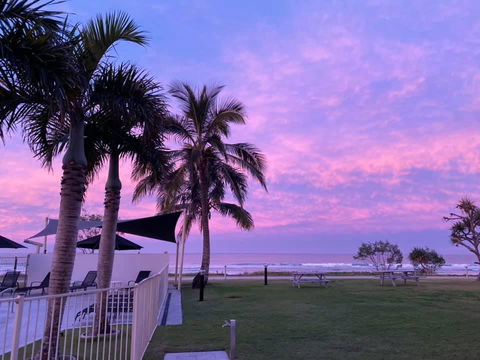 San Simeon Beachfront Apartments Tugun - Accommodation Daintree 2