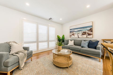 Sandcastle, 26a Winsor Street - Accommodation Daintree 1