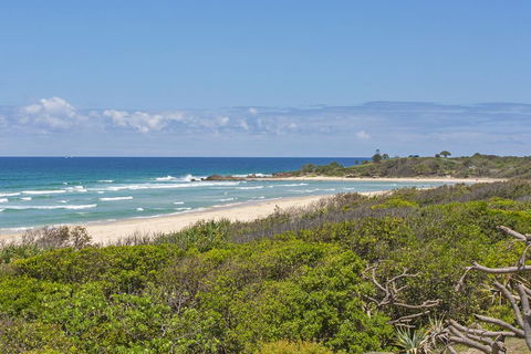 Sandpiper Beach Front House - Accommodation Daintree 2