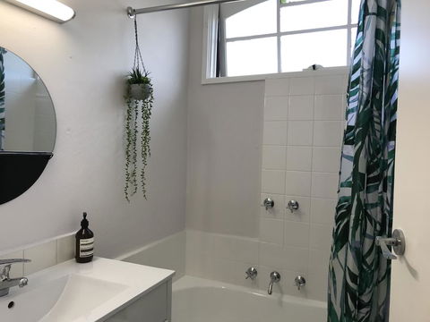 Santa Monica Apartment - Accommodation Daintree 1