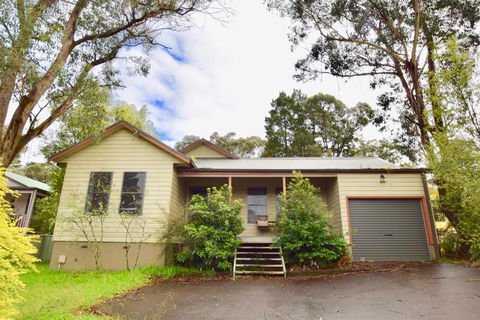 Scenic Cottage Of Katoomba - Accommodation Daintree 0