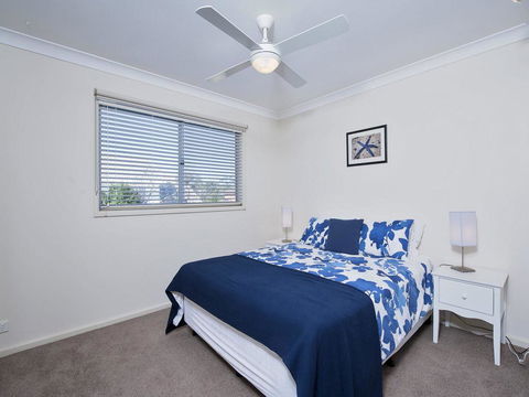 Sea Whispers @ Fingal Bay - Accommodation Daintree 3