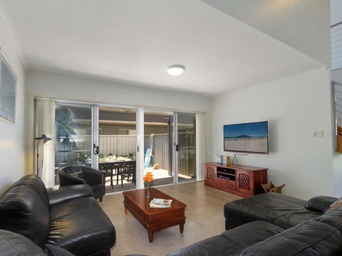 Seachange Townhouse 4 - Accommodation Daintree 0