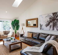 Seagrass House - Modern North Avoca Oasis - Accommodation Daintree