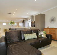 Seal 4 Bedroom House by Shoalwater Executive Homes - Accommodation Daintree