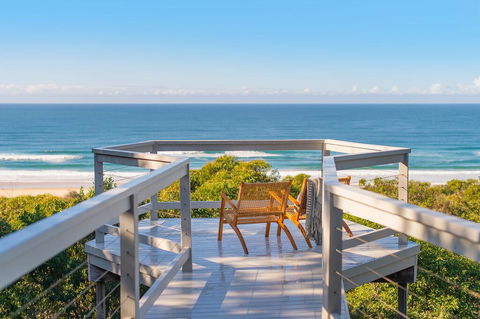 Seascape @ 19 Pindari - Privacy, Space, Views - Accommodation Daintree 0