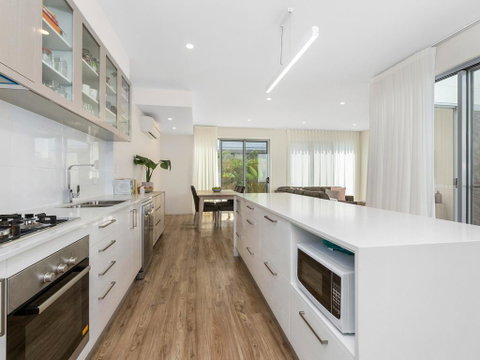 SEASIDE BY THE BEACH - Accommodation Daintree 2