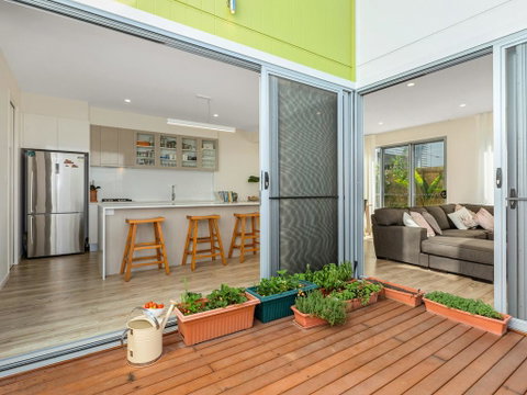 SEASIDE BY THE BEACH - Accommodation Daintree 0