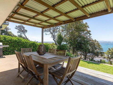 Seaspray On Culburra - Dolphin And Whale Watching - Accommodation Daintree 0