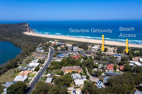 Seaview Getaway - Accommodation Daintree 2