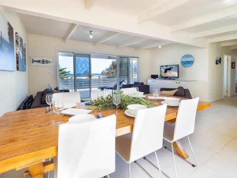 Seaview Getaway - Accommodation Daintree 3