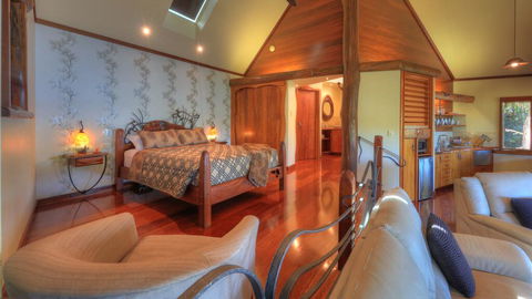 Secrets On The Lake - Accommodation Daintree 3