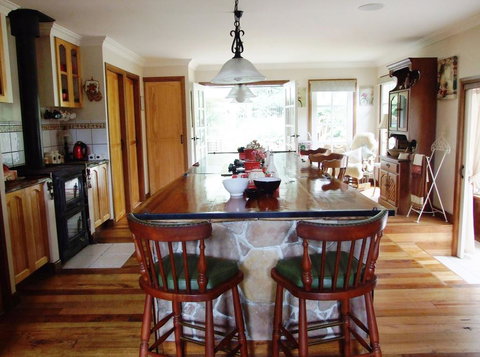 Shakespeare's Wilderness Chalet - Accommodation Daintree 2