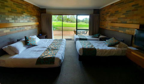 Shepparton Golf Motel - Accommodation Daintree 2
