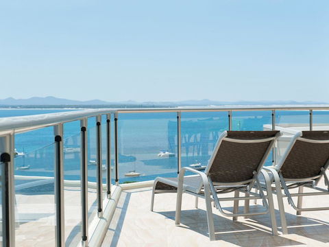 Shoal Bay Penthouse With Views And Resort Facilities - Accommodation Daintree 0