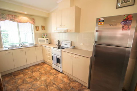 Silver Birches Holiday Unit 5 - Accommodation Daintree 1