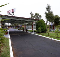 Silver Oaks Motel - Accommodation Daintree