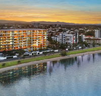 Silvershore Apartments on the Broadwater - Accommodation Daintree