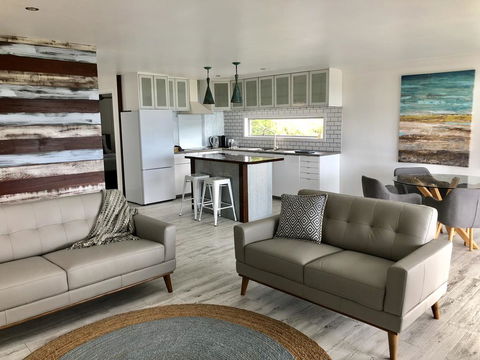 Sky Loft On Bruxner - Korora - Coffs Harbour - Accommodation Daintree 2