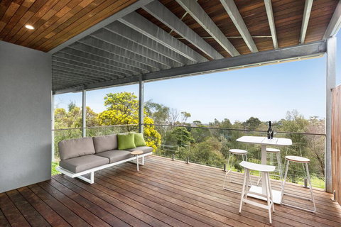 Skyluxe Luxury Retreat With Water Views And Deluxe Interior From Every Room - Accommodation Daintree 2