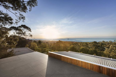 Skyluxe Luxury Retreat With Water Views And Deluxe Interior From Every Room - Accommodation Daintree 1