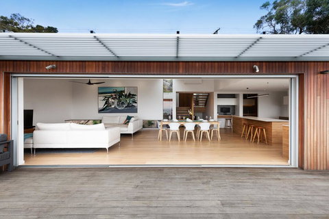 Skyluxe Luxury Retreat With Water Views And Deluxe Interior From Every Room - Accommodation Daintree 3