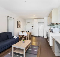 Sleek City Haven With Pool and Gym Access - Accommodation Daintree