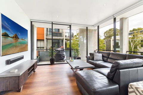Smart Apartment In Elegant Suburb Close To City - Accommodation Daintree 1