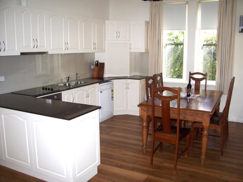 Smith Street Villa Naracoorte - Accommodation Daintree 2