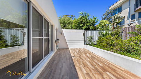 Soldiers Point Style And Sophistication - Accommodation Daintree 3