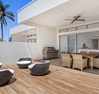Soldiers Point Style and Sophistication - Accommodation Daintree