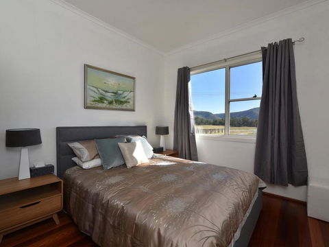 Somerville Wines Farmstay In Broke, Super Cute House On Working Farm. Walk For Miles. - Accommodation Daintree 3