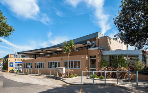Southend Hotel - Accommodation Daintree 0