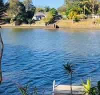Spacious 2 Bedroom Beach Side Apartment - Close to shopping Centre with Coles Health Food Shop Sushi Pizza Cafes Hairdresse - Accommodation Daintree