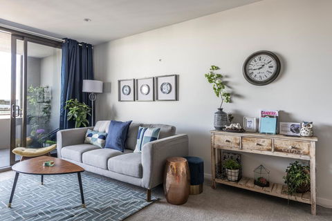 SPACIOUS BRAND NEW // 1BR // IN GORGEOUS BARTON - Accommodation Daintree 2