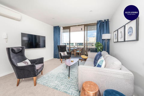 SPACIOUS BRAND NEW // 1BR // IN GORGEOUS BARTON - Accommodation Daintree 0