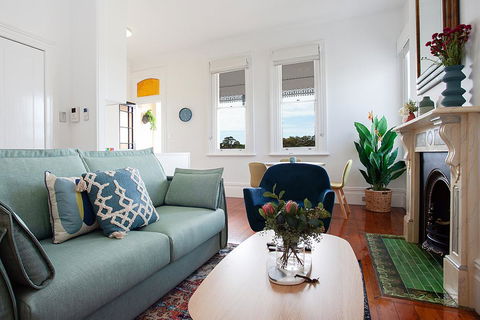 Spacious Studio With Balcony In Inner-City Glebe - Accommodation Daintree 3