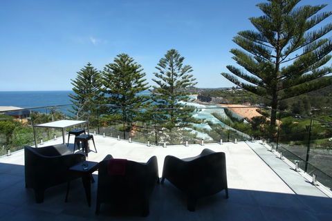 Spectacular Bilgola Beachhouse - Accommodation Daintree 0