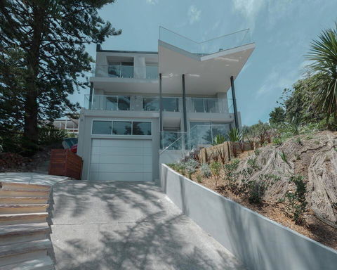 Spectacular Bilgola Beachhouse - Accommodation Daintree 2