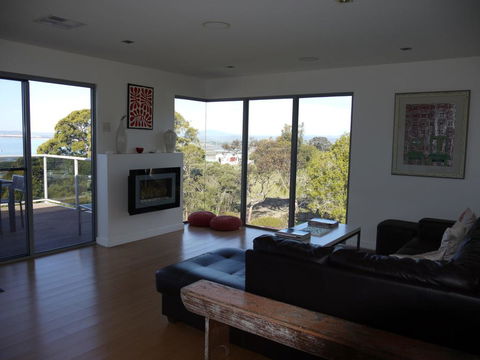 Spectacular Holiday Living - Accommodation Daintree 3