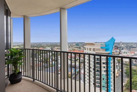 SPIRE - Fast Internet Monthly Stays W Carpark - Accommodation Daintree 3