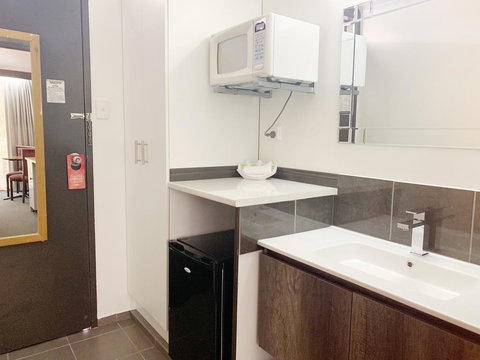 Statesman Motor Inn - Accommodation Daintree 2