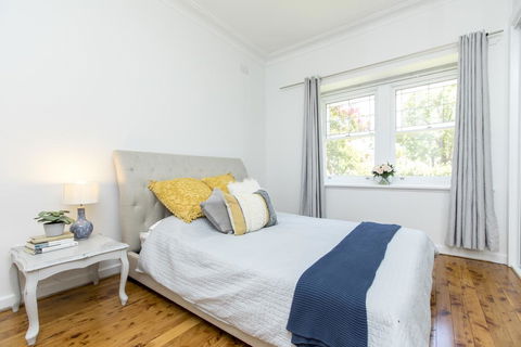 Stay At Meurant Wagga - Accommodation Daintree 0