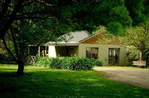 Stony Creek Cottages - Accommodation Daintree 0