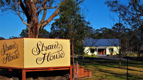 Straw House B And B - Accommodation Daintree 0