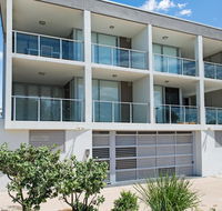 Stunning surfside apartment - Boyd St Woorim - Accommodation Daintree