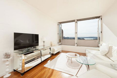 Stunning Sydney Harbour Views - Accommodation Daintree 0