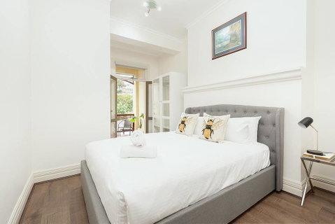STUNNING SYDNEY HOME 11 - Accommodation Daintree 1